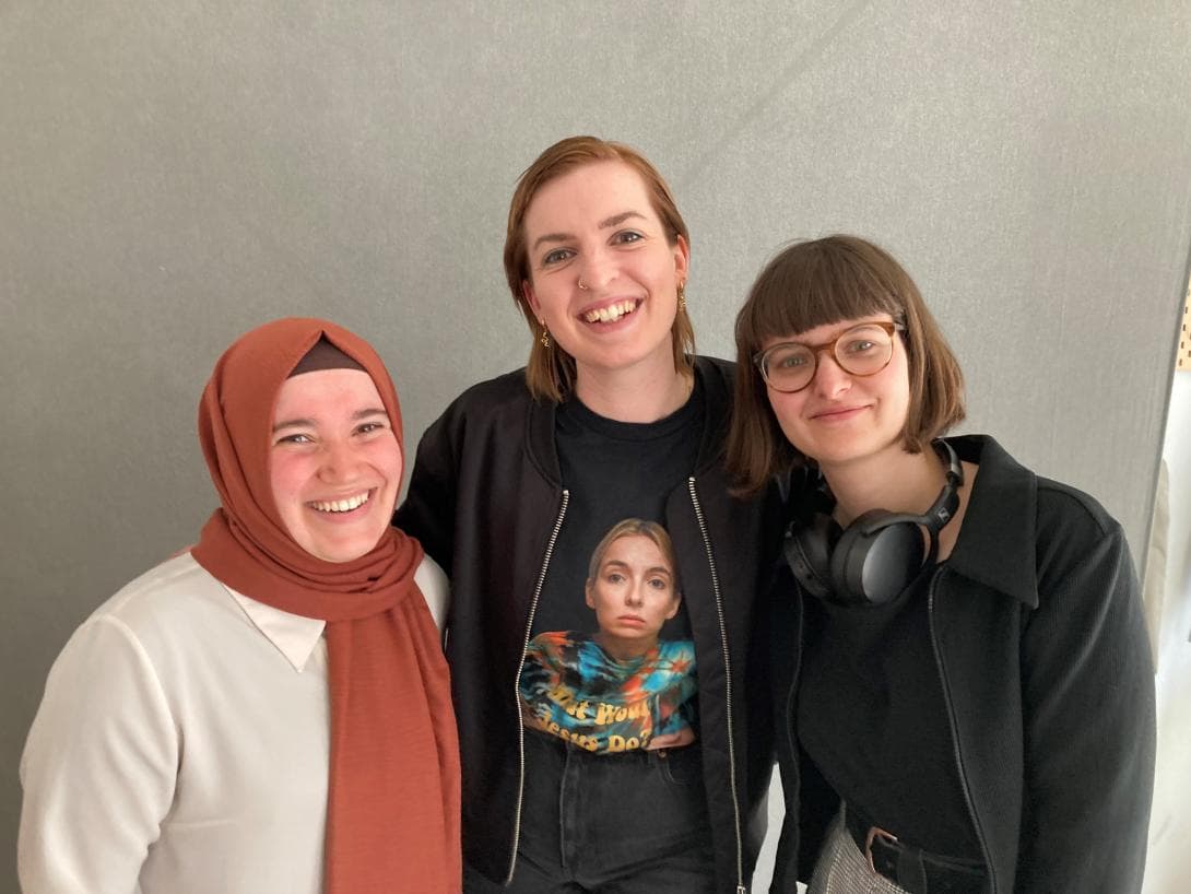 331 - 3 Frauen, 3 Religionen, 1 Thema. Podcast des House of One mit Maike Schöfer, Rebecca Rogowski und Kübra Dalkilic