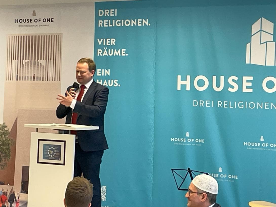 Interreligiöser Iftar des House of One: Frank Schwabe, Beauftragter der Bundesregierung für weltweite Religions-und Weltanschauungsfreiheit