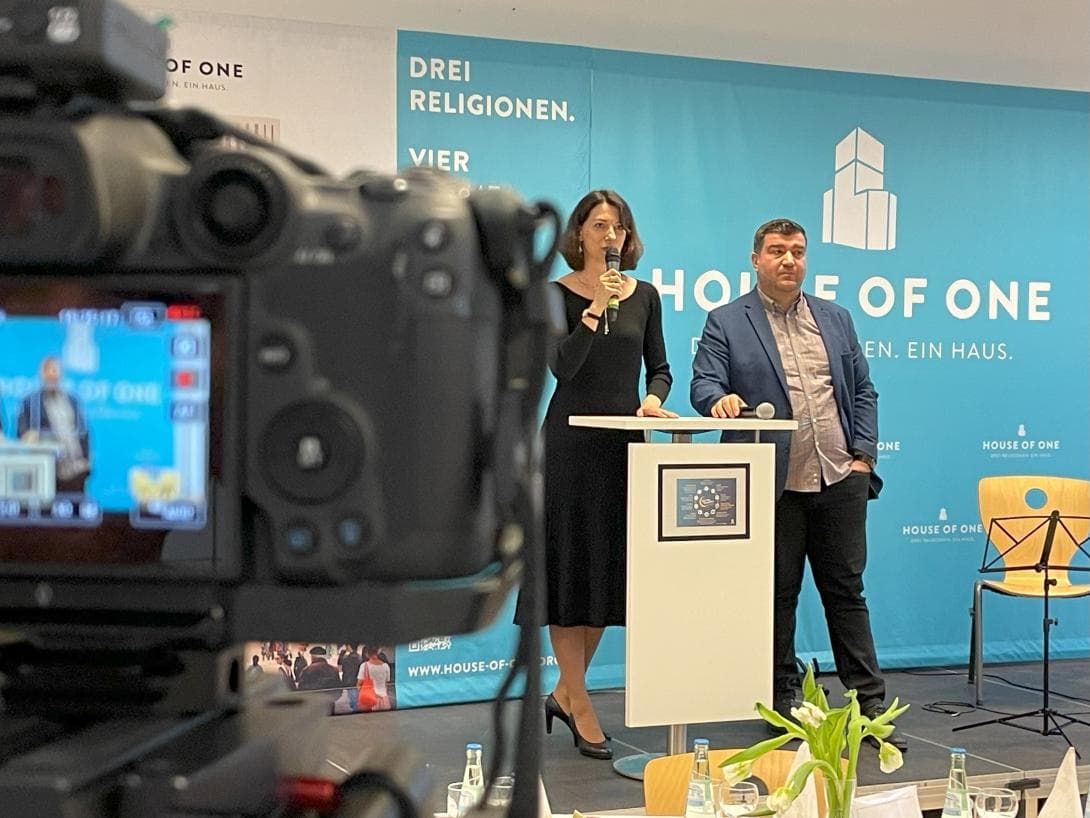 Interreligiöser Iftar des House of One: Maria Lazri und Bünyamin Baykus, das pädagogische Leitungsteam der Wilhelmstadtschulen in Berlin-Spandau