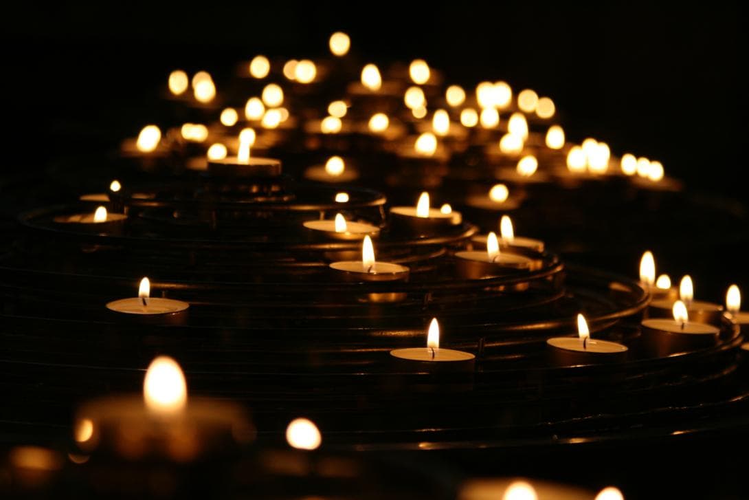 Im Dezember erfreuen sich nicht nur Christen an Advent, auch Juden während Chanukka am Licht. 