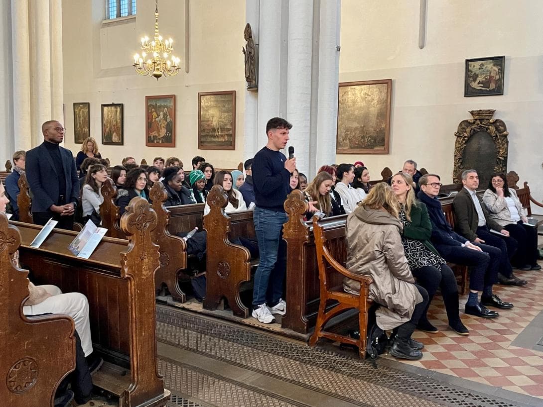 MLK Day 2024: Debatte mit Schülerinnen und Schüler in der Marienkirche in Berlin.Foto: Matthias Kaufmann