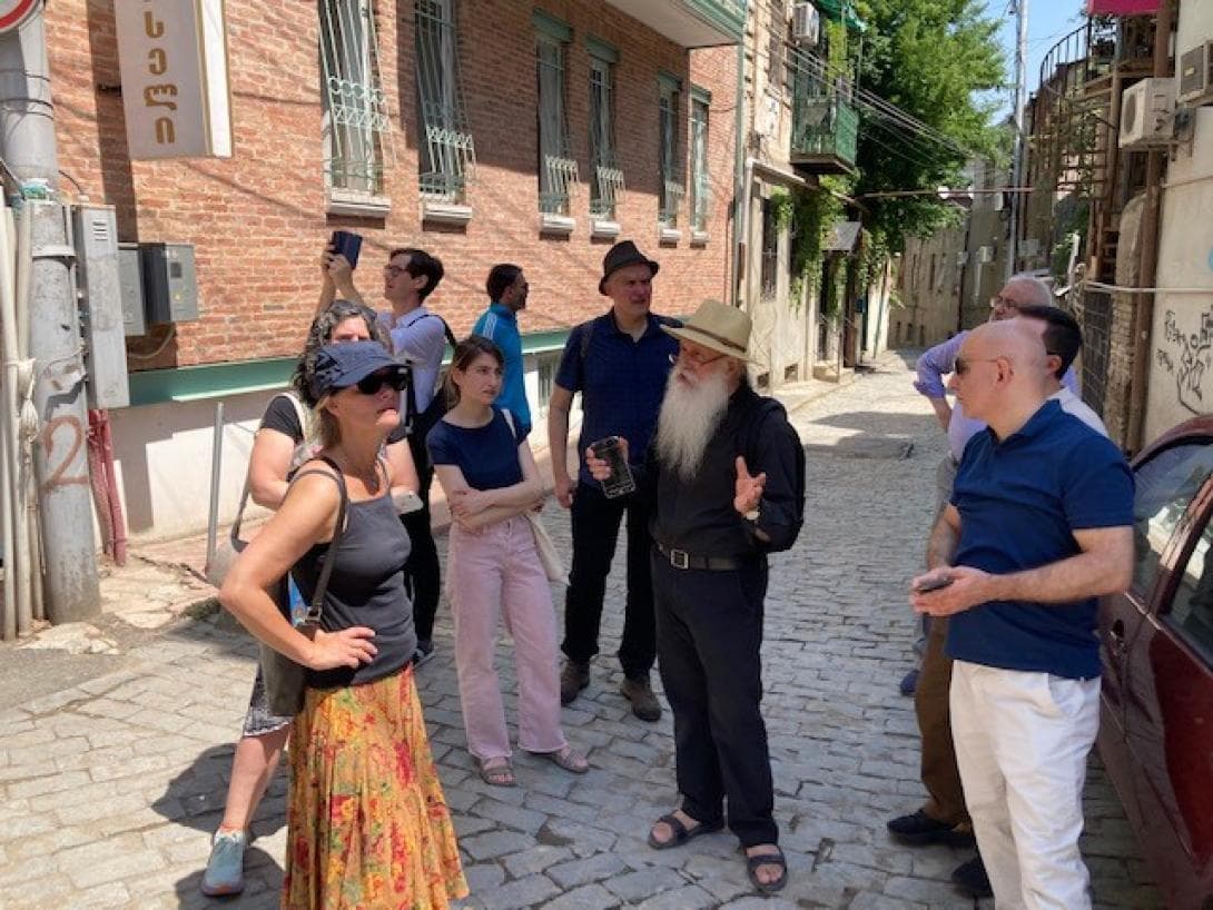 Bishop Malkhaz guiding our German-US-Georgian-Kazakh travel group trough multi-religious Tbilisi. 